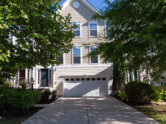 2nd image of 29195 Superior Cir