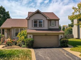 372 Messenger Cir, North Aurora, IL 60542