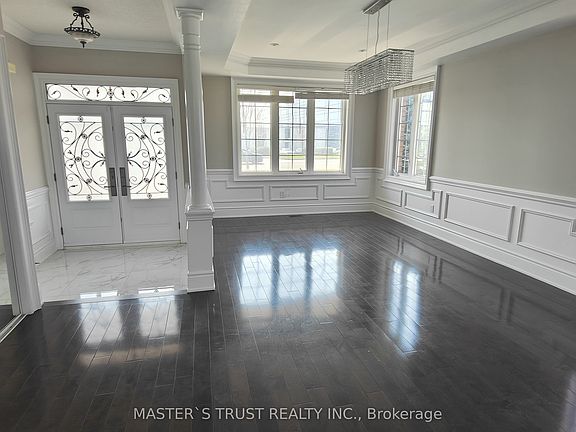 3rd image of 66 Starhill Cres
