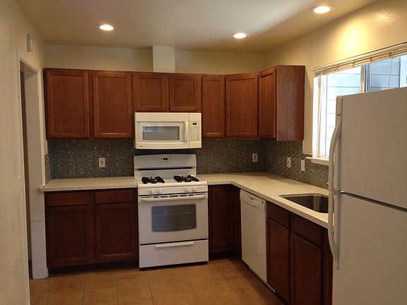 3rd image of 1407 Gordon St