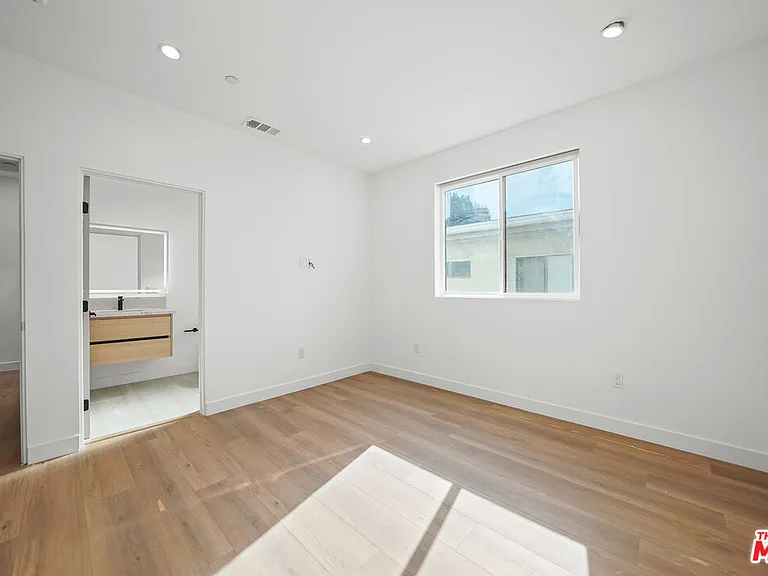 13694 Erwin St #A — Photo 24