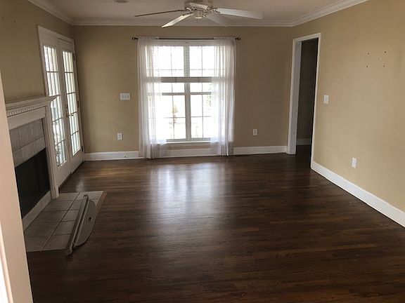Family Room w/ Fireplace