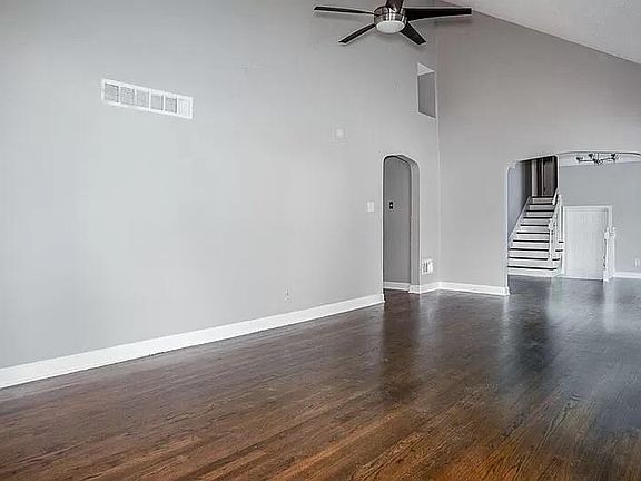 2nd image of 1800 S Lake Dr