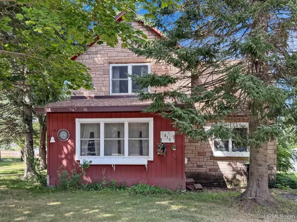 810 W Genesee St, Iron River, MI 49935