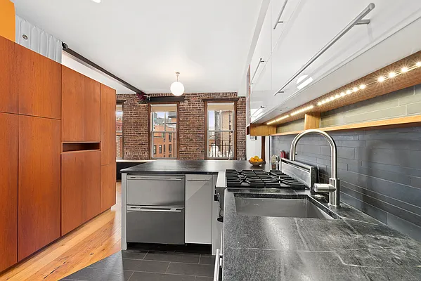 Sold by Compass | media 2