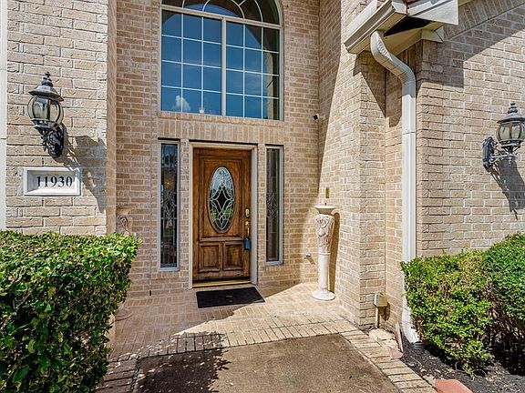 2nd image of 11930 Palmetto Shores Dr