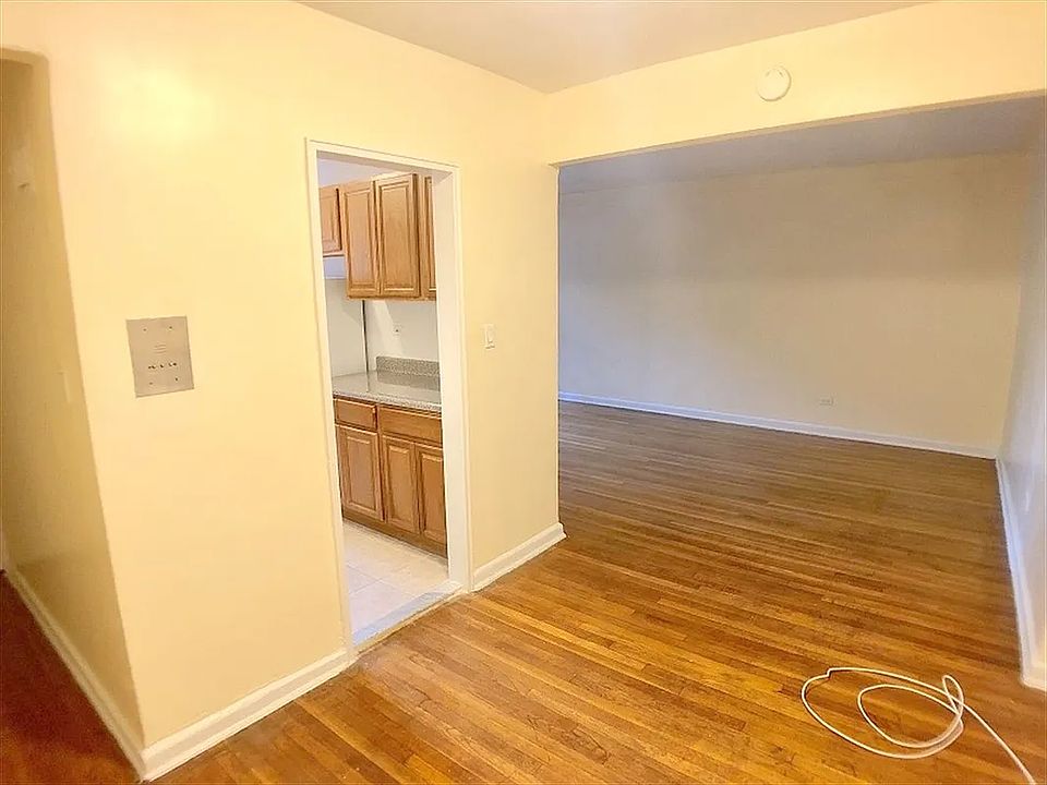 1st image of 180 E 17th St APT 514