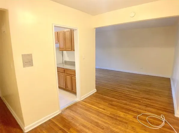 180 East 17th Street image 1 of 5