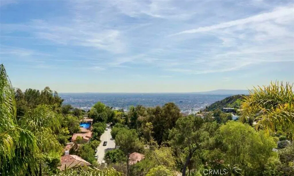 6 bed, 9.5 bath, 7000 sqft, $31,995 — Photo 2