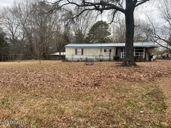 84 Lake Dr, Byhalia, MS 38611