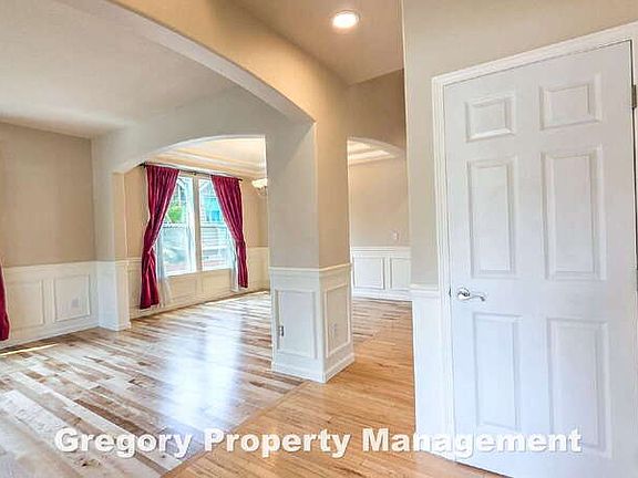 3rd image of 1219 187th St SE