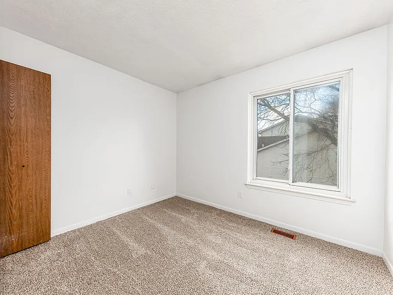5808 Okemos Rd — Photo 9