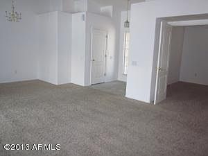 2nd image of 1621 E Jasmine St