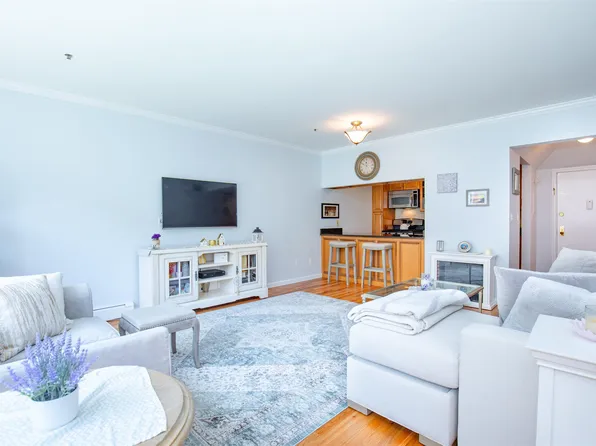 72 Park Ave APT 2A, Hoboken, NJ 07030