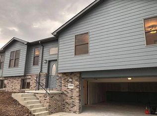 6601 Peonies Dr, Lincoln, NE 68521