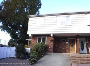 22 Marisa Cir, Staten Island, NY 10309