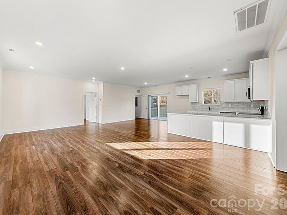 4th image of 1235 Branch St #3