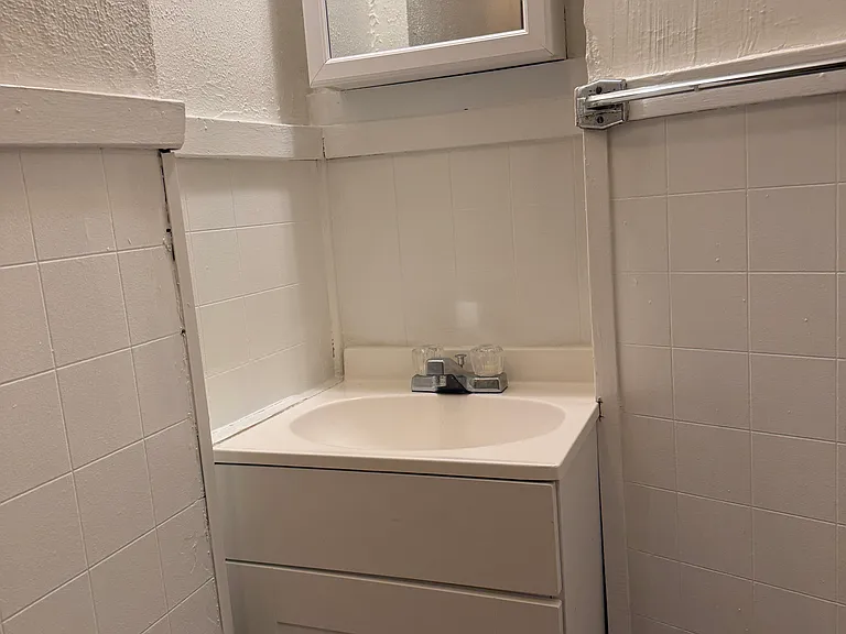 40 Groton Ave #1EF — Photo 4