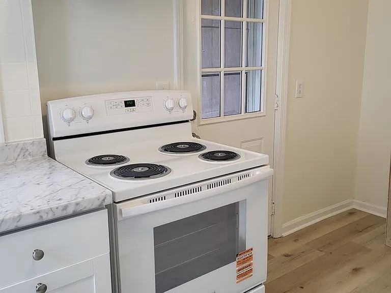 225 Park Avenue — Photo 13