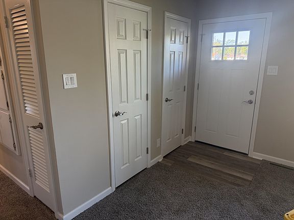 3rd image of 1407 Oak St
