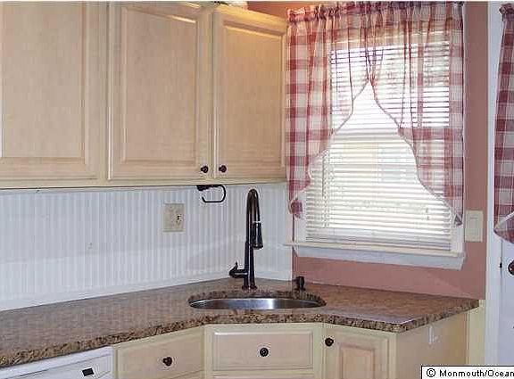 5th image of 82 Cambridge Circle #A