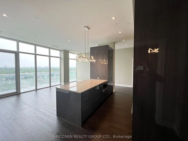 3018 Yonge St #UPH8 — Photo 10