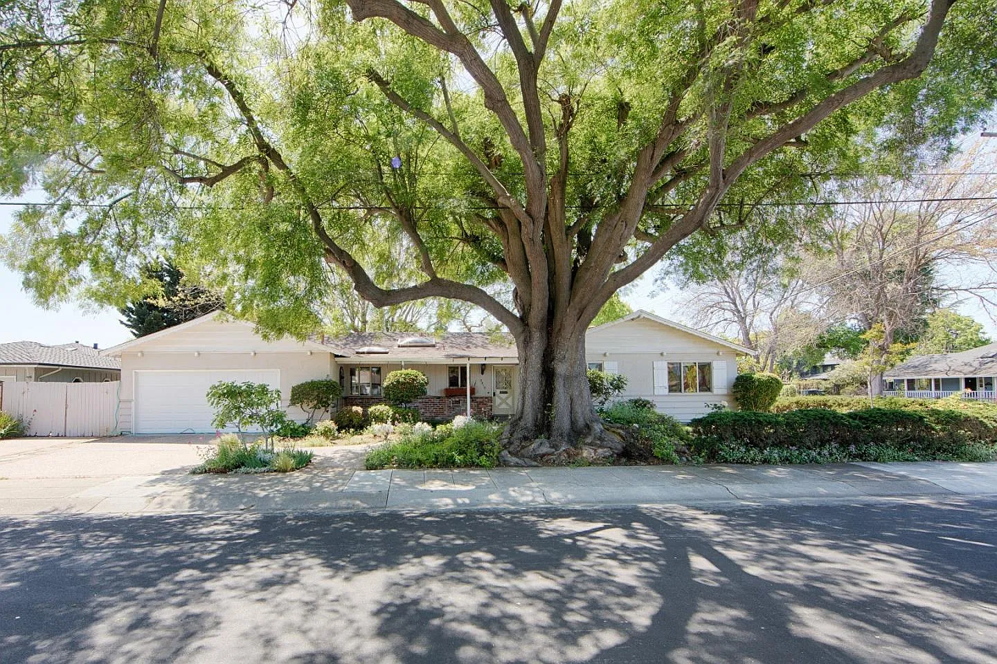 3810 Grove Ave photo 1