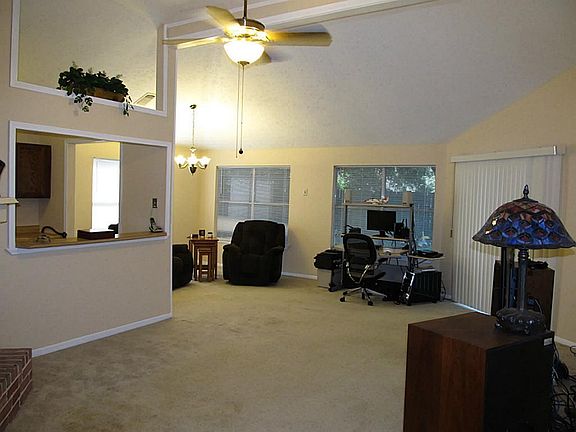 LIGHT AND BRIGHT, FRESH PAINT AND WINDOW COVERINGS, SOARING CEILINGS AND LOTS OF NATUAL LIGHT FROM T