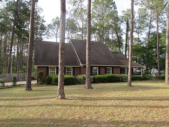3rd image of 131 Heritage Cir