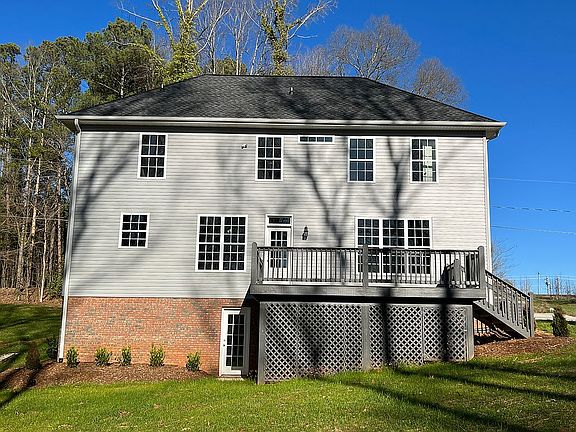 4th image of 210 Ridge Rd
