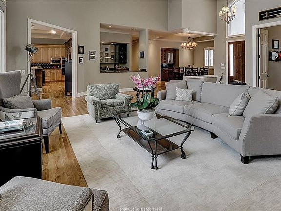 5th image of 550 Colonial Dr