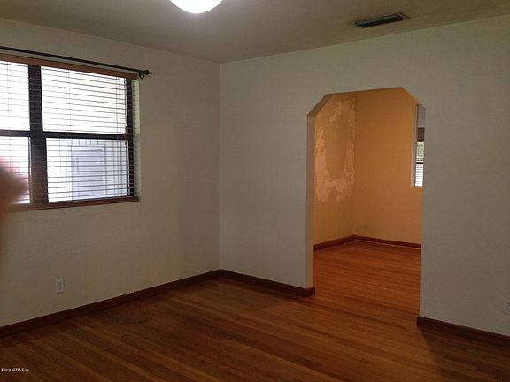 3rd image of 1733 Shadowood Ln