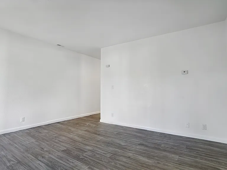 Woodlawn Apartment Homes — Photo 12