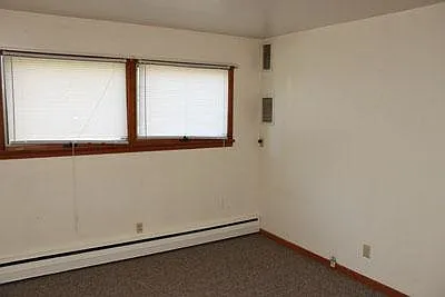 612 W Elm St — Photo 9