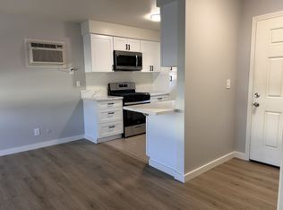 7010 Jordan Ave #1-2-1, Canoga Park, CA 91303