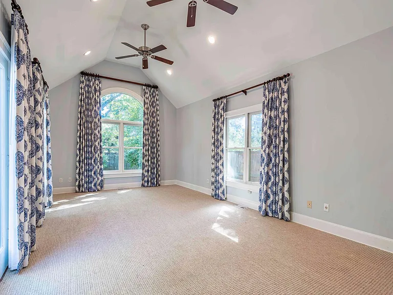 707 Cumberland Rd NE — Photo 16