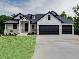 201 Black Bear Dr, Saddlebrooke, MO 65630