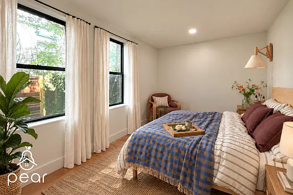 Bedroom, photo 1
