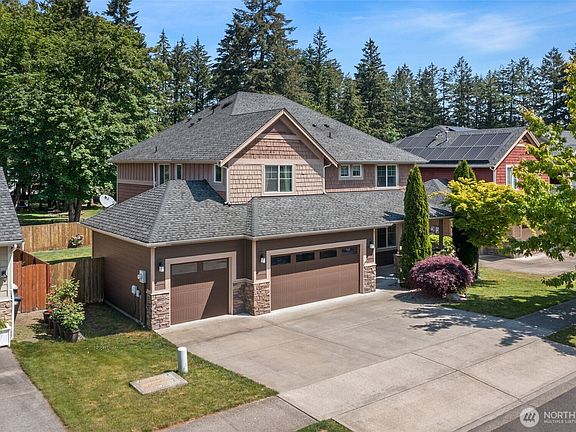 3rd image of 4006 20th Avenue NE