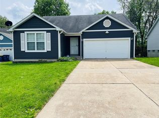 10416 Ashby Place Ln, Saint Ann, MO 63074
