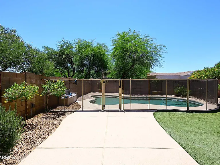 4517 E Melinda Ln — Photo 36