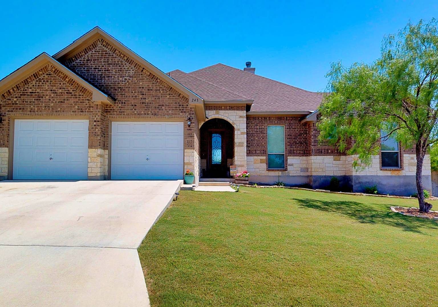 243 Strasbourg St, Castroville, TX 78009 Zillow