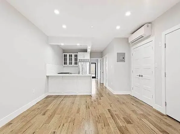 62 Somers Street 2A image 1 of 9