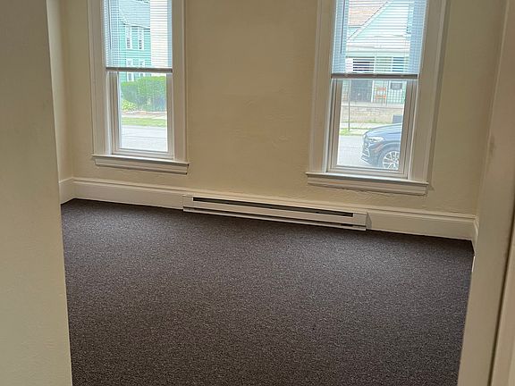 5th image of 422 Walnut St #1