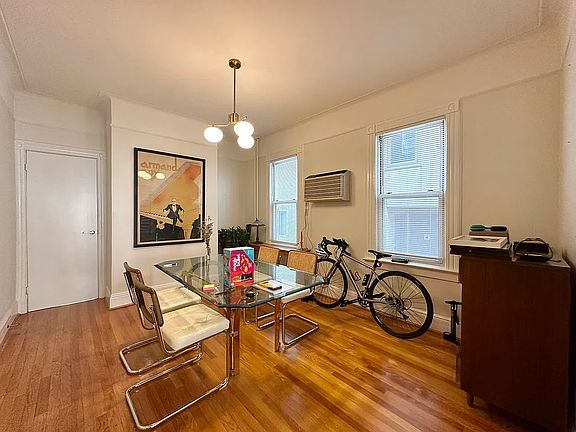 4th image of 3157 37th St #1