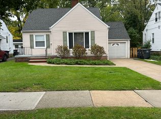 1271 Churchill Rd, Lyndhurst, OH 44124