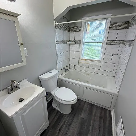 14903 Woodmont Ave — Photo 4