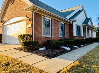 39724 Glenview Ct, Northville, MI 48168