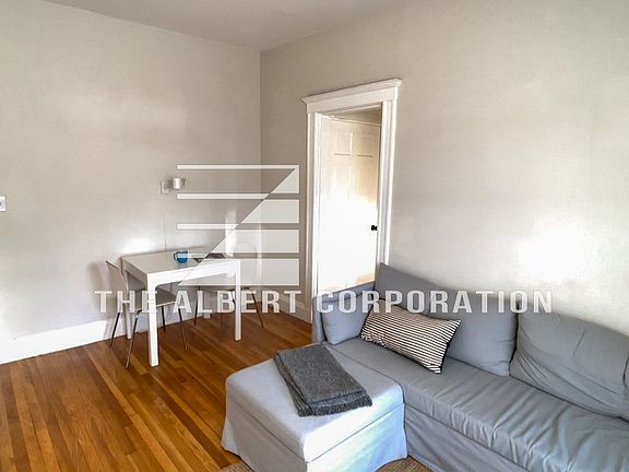 4th image of 321 S Huntington Ave APT 3