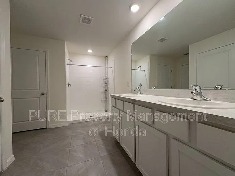 8702 SW 46th Ave — Photo 40